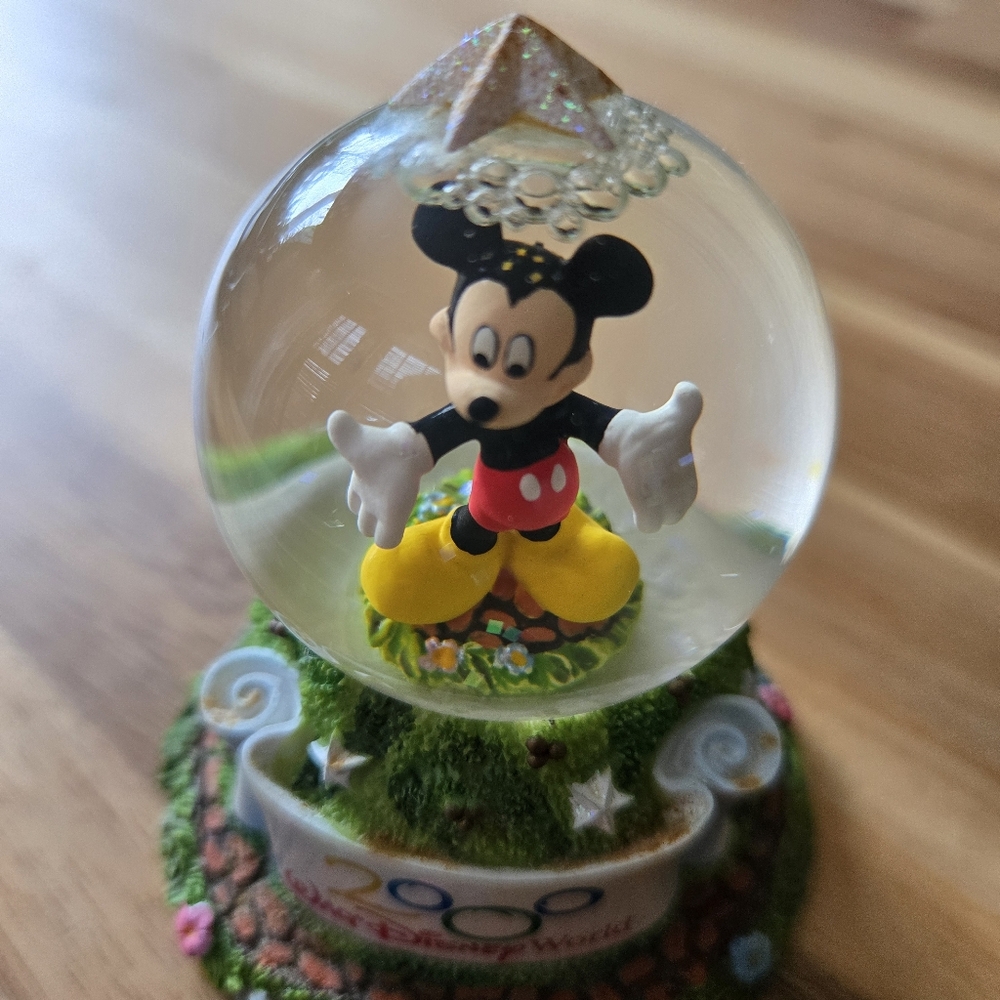 Disney 2000 Walt Disney World Mickey Mouse Snow Globe Millennium Souvenir - Picture 8 of 8